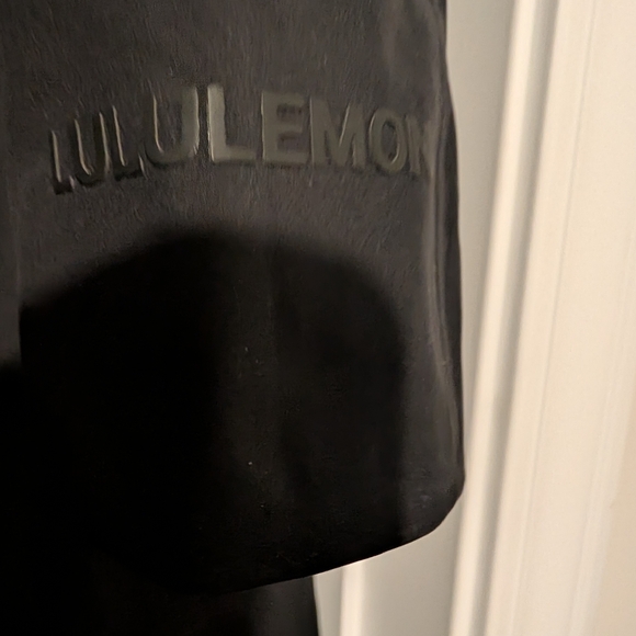 LULULEMON Black Rain Coat Trench Coat Jacket LULULEMON Rebel Rain Jacket - Picture 3 of 5